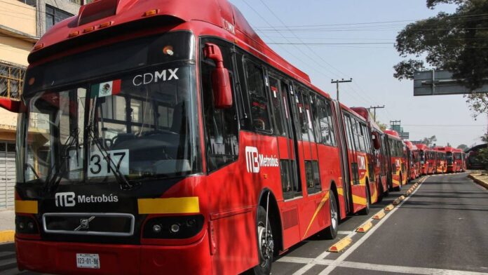 Multa por invadir el carril del Metrobús en CDMX Yucatán Al Momento