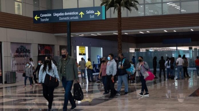 https://www.diariodemexico.com/mi-nacion/diputados-elevan-impuestos-los-aeropuertos-para-destinarlos-al-ejercito